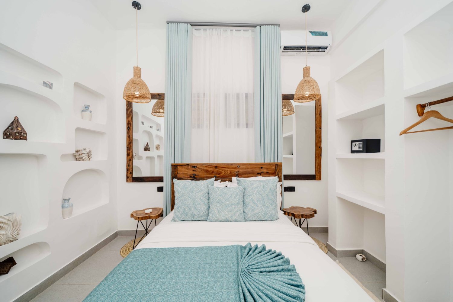 1 Standard Room – Queen Bed4