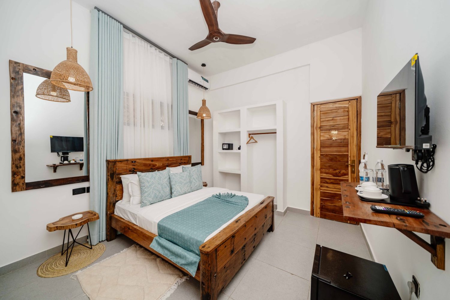 1 Standard Room – Queen Bed6