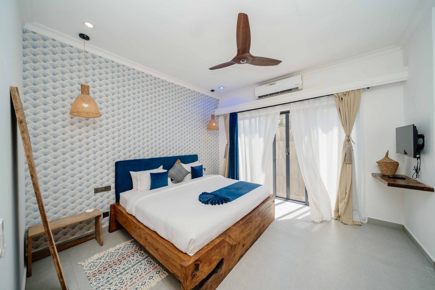 2 Standard Room – King Bed