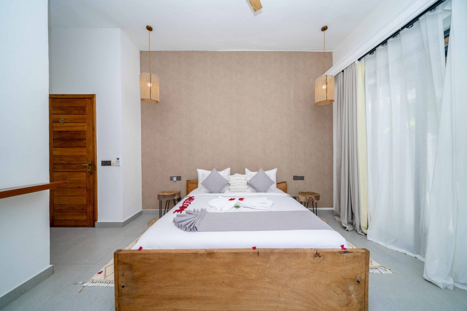 5 Superior Room – Queen Bed