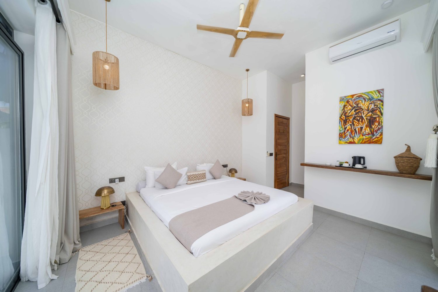 6 Superior Room – King Bed9